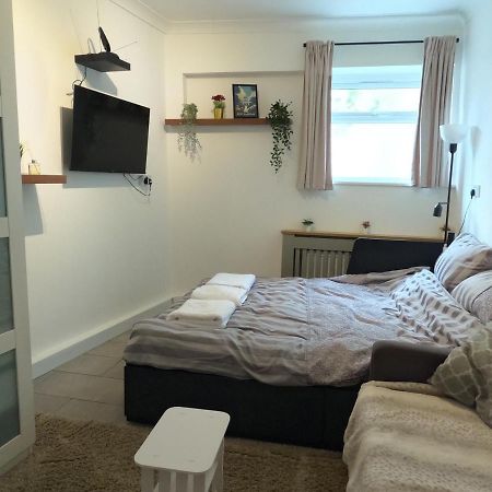 Studio Apartment In Saint Kew מראה חיצוני תמונה